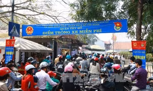Văn minh nơi thờ tự tại Hà Nội dần đi vào nề nếp