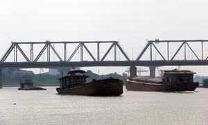 Tổ chức lưu thông qua cầu Việt Trì cũ 