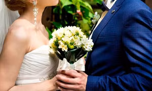 Tỷ phú Mỹ 68 tuổi kết hôn nhầm với cháu nội
