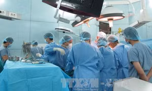 Phẫu thuật nội soi lấy sỏi thận qua da