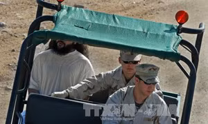 Mỹ thực hiện đợt chuyển tù nhân lớn nhất khỏi Guantanamo 