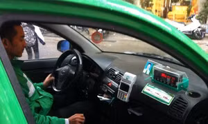 Nhiều hãng taxi lắp thiết bị in hóa đơn 
