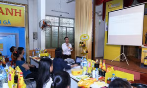Hàng nghìn người bán thức ăn đường phố được tập huấn