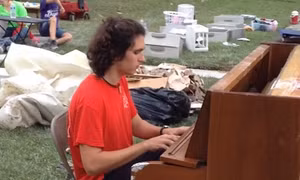 Tiếng piano vang lên ở vùng lũ bang Louisiana