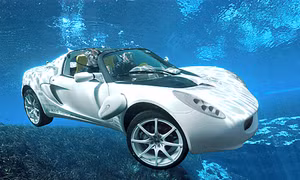 Xe thể thao ngụp lặn dưới nước như của siêu điệp viên James Bond