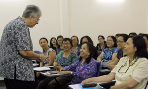 Cụ bà hơn 90 tuổi thông thạo hai ngoại ngữ