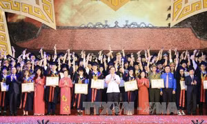Hà Nội tuyên dương các thủ khoa xuất sắc năm 2016 