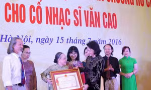 Gia đình cố nhạc sĩ Văn Cao hiến tặng bài hát “Tiến quân ca” 