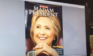 Trang bìa Newsweek gọi bà Clinton là Tổng thống 