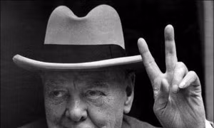 Cựu Thủ tướng Anh Churchill đã muốn cải sang đạo Hồi