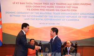 Ký thỏa thuận thúc đẩy thương mại Việt Nam-Campuchia