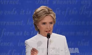 Bầu cử Tổng thống Mỹ: Bà Clinton dần bỏ xa ông Trump