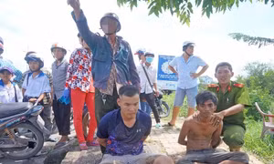 Bắt gọn hai tên cướp sau khi truy đuổi 14 km trên cao tốc
