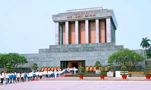 Tạm ngừng viếng Lăng Chủ tịch Hồ Chí Minh đến 5/12