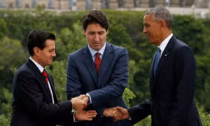 Phút ngượng nghịu giữa lãnh đạo Mỹ, Canada và Mexico