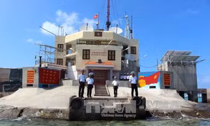 Đảo chìm Đá Lát hiên ngang giữa trùng khơi 