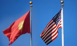 "Giọt nước tràn ly" trong quan hệ Mỹ - Kyrgyzstan 