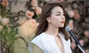 Trà Ngọc Hằng ra MV khoe giọng hát mộc trên ban công nhà 