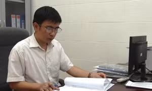 Bác sĩ kêu gọi quyên góp cho 2 bé song sinh khiêm tốn với khen thưởng 