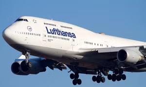 Máy bay Lufthansa chở 530 khách bị dọa đánh bom