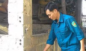 Bản đội trưởng dân quân gương mẫu
