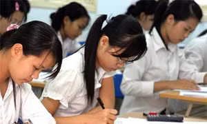 Tránh lạm dụng thông tin thời sự trong đề thi