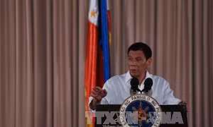 Tổng thống Philippines yêu cầu xem xét lại hiệp ước quốc phòng với Mỹ 