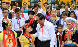 Chăm lo cho trẻ bằng những việc làm thiết thực