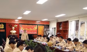 Xử lý nghiêm người đi bộ vi phạm luật giao thông