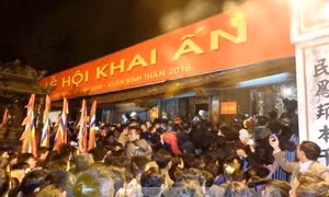Hàng vạn người dự lễ khai ấn đền Trần 2016