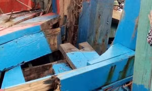 Kịp thời cứu 4 ngư dân tàu cá bị chìm trên biển