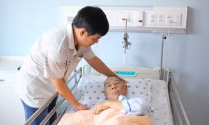 Can thiệp nội mạch cứu sống cụ bà 90 tuổi xuất huyết tiêu hóa