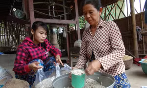 Rộn ràng mùa cốm dẹp Ba So Trà Vinh