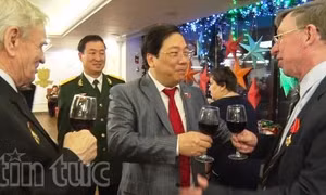 Đại sứ quán Việt Nam tại Nga chiêu đãi mừng Xuân Bính Thân