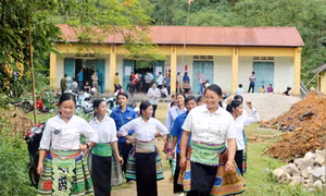 Phát triển Đảng vùng đồng bào dân tộc, công giáo 