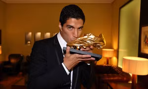 Suarez được trao danh hiệu Chiếc giầy Vàng