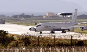 Italy trong "vòng xích" của NATO