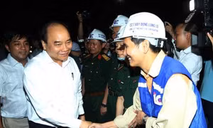 Thủ tướng thăm công trường Hầm Đèo Cả