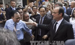 Báo chí Pháp đưa đậm nét chuyến thăm của Tổng thống Hollande tới Việt Nam