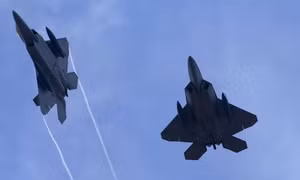 F-22 Mỹ “suýt” bắn hạ Su-24 Syria 