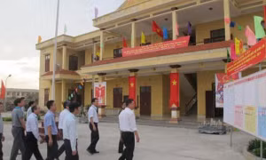 Cử tri huyện đảo Bạch Long Vỹ lựa chọn đại biểu có đức, có tài