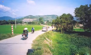 Quê nội ngày về…