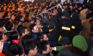 Vấn nạn xin lộc, cướp lộc 