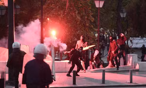 Athens hỗn loạn vì "thắt lưng buộc bụng"