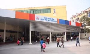 Bộ Y tế yêu cầu báo cáo vụ bảo vệ chặn xe tại Bệnh viện Nhi 