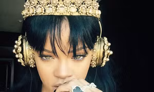 "Work" giúp Rihanna vượt mặt The Beatles