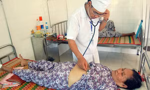 Người thầy thuốc nặng lòng với đảo xa 