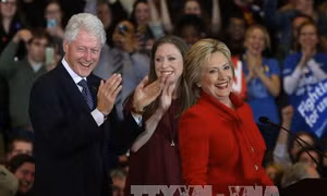 Bà Hillary Clinton giành thắng lợi bầu cử sơ bộ tại bang Iowa