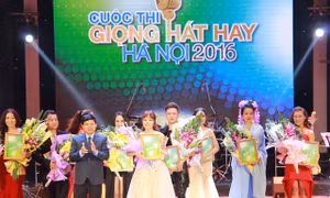 Nguyễn Thị Thu Thủy đoạt giải nhất Giọng hát hay Hà Nội 2016 