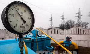 "Học" Ukraine, Belarus chiến tranh năng lượng với Nga